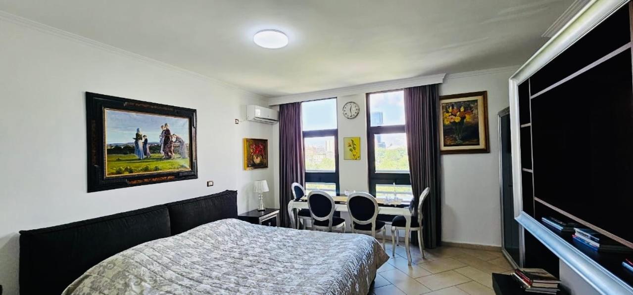 Amo Tower Center Apartment *
