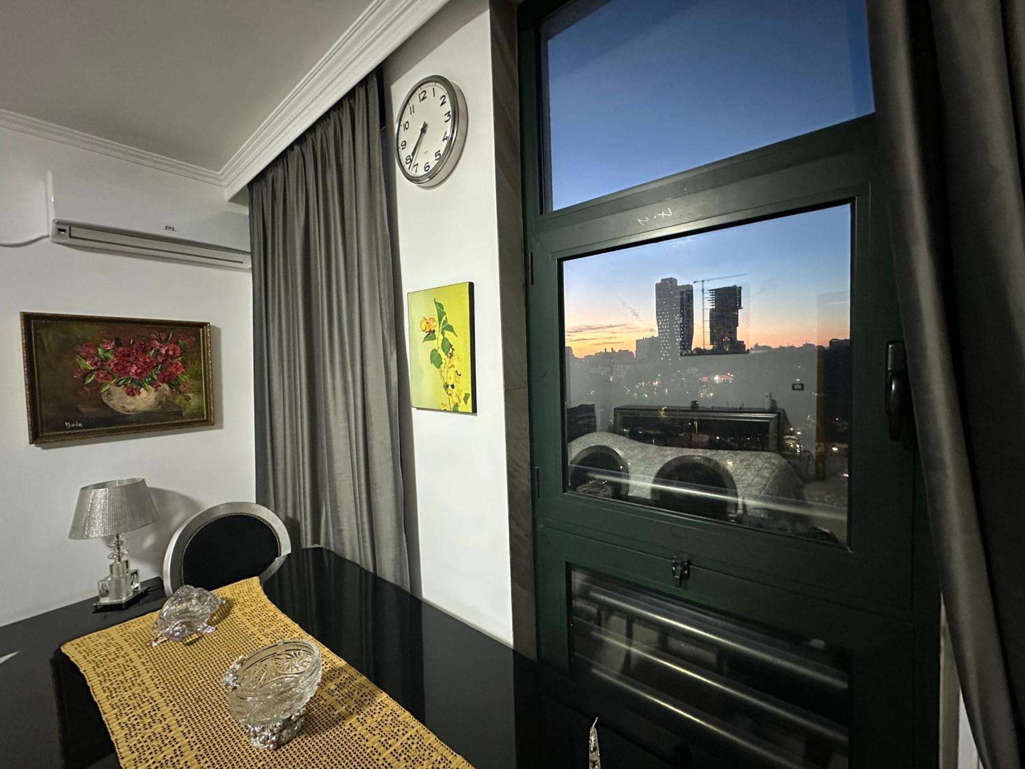 Amo Tower Center Apartment *